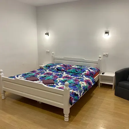 Vanessa Apartment *